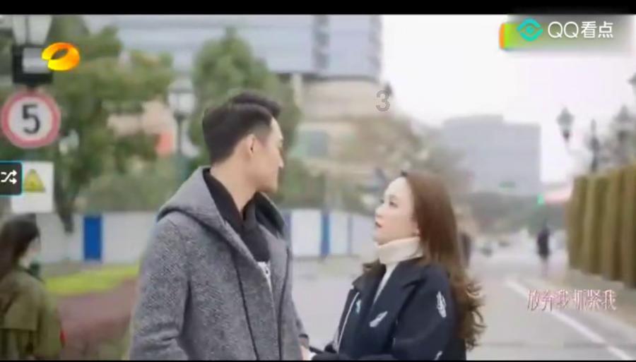 时尚芭比做美甲