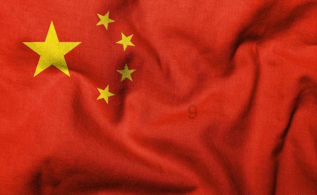 笑不活了！金莎孙丞潇红毯接吻，我却笑死在网友的评论区里