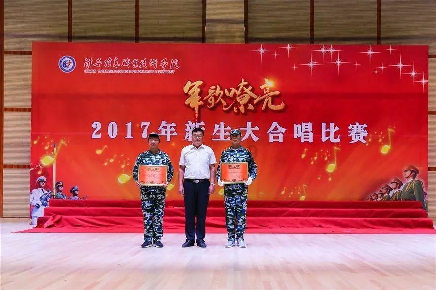小猫钓鱼游戏龙王版有船